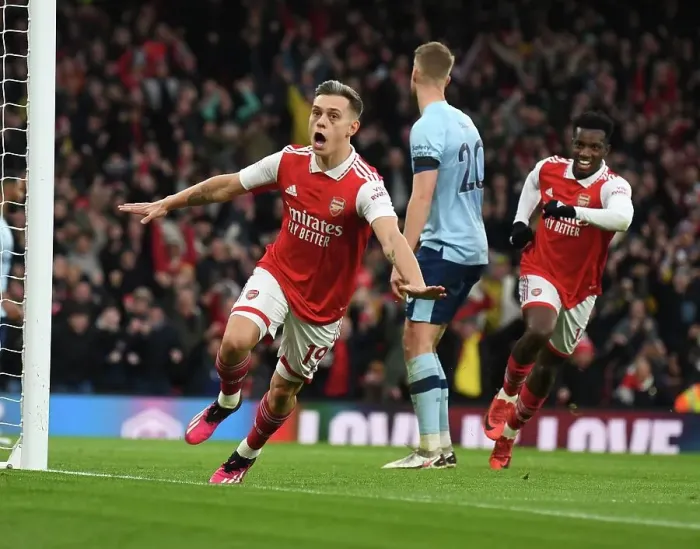 Framed Print : Arsenal's Trossard Scores the Winner: Arsenal FC vs Brentford FC, Premier League 2022-23