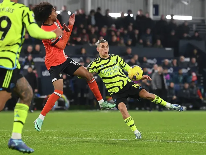 Framed Print : Arsenal's Trossard Shines in Luton Town Showdown (Premier League 2023-24) Framed Print : Arsenal's Trossard Shines in Luton Town Showdown (Premier League 2023-24)