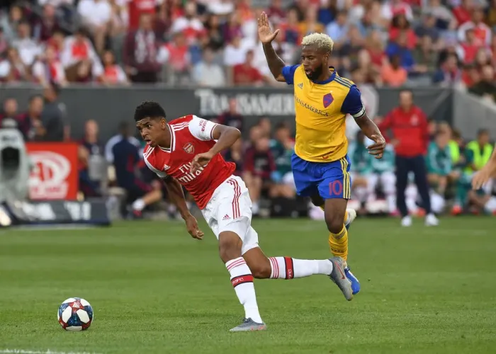 Framed Print : Arsenal's Tyreece John-Jules Faces Off Against Colorado Rapids Kellyn Acosta in 2019 Pre-Season Clash