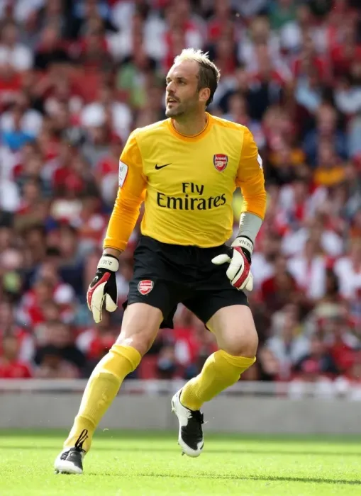 Framed Print : Arsenal's Unbeatable Wall: Manuel Almunia's Shut-Out in Emirates Cup 2009 (3-0 vs Rangers)