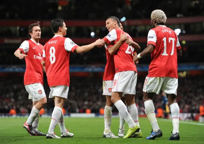 Framed Print : Arsenal's Unforgettable 5-1 Victory: Chamakh's Brace and a Dominant Performance Framed Print : Arsenal's Unforgettable 5-1 Victory: Chamakh's Brace and a Dominant Performance