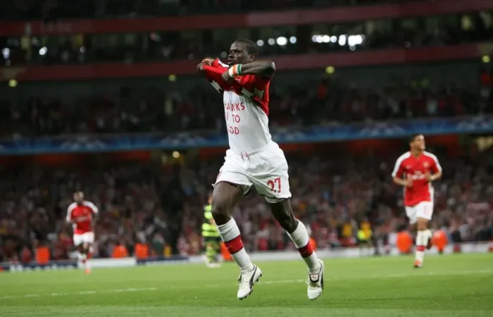 Framed Print : Arsenal's Unforgettable Comeback: Eboue's Goal Seals 3-1 Victory over Celtic in the UEFA Champions League Qualifier