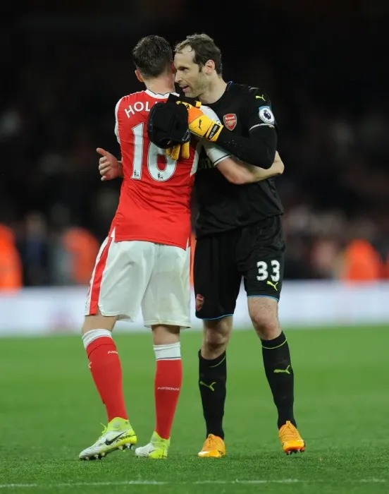 Framed Print : Arsenal's Unforgettable Victory Dance: Cech and Holding Celebrate Premier League Triumph over Sunderland