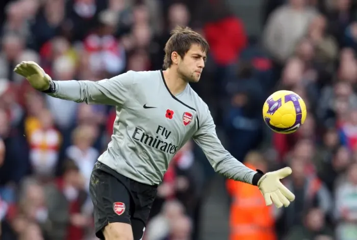 Framed Print : Arsenal's Unforgettable Victory: Lukasz Fabianski's Heroic Performance Against Manchester United (8 / 11 / 08)