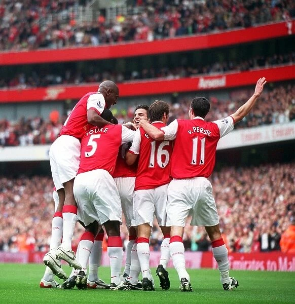 Arsenal's Unforgettable Victory: Senderos, Fabregas, and the Gunners Triumph over Sunderland (3:2), Barclays Premier League, 2007