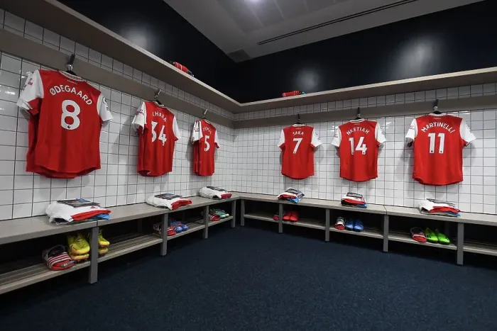 Framed Print : Arsenal's Unified Focus: Pre-Match Huddle before the Tottenham Showdown, Premier League 2022-23