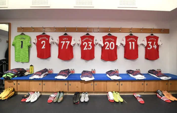 Framed Print : Arsenal's Unified Focus: Pre-Match Huddle vs. Chelsea, Premier League 2019-2020