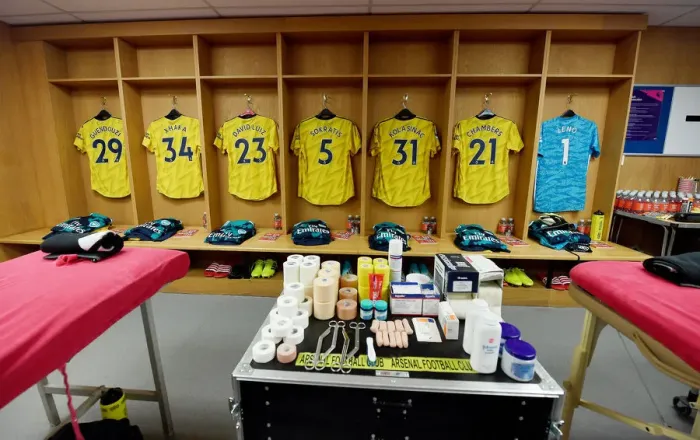 Framed Print : Arsenal's Unified Focus: The Team Huddle before Sheffield United vs Arsenal, Premier League 2019-20