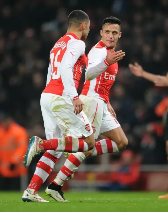 Framed Print : Arsenal's Unstoppable Duo: Sanchez and Oxlade-Chamberlain Celebrate FA Cup Goals Against Hull City