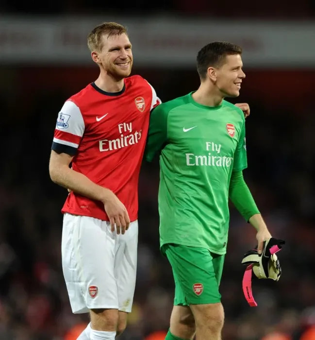 Framed Print : Arsenal's Unstoppable Victory: Mertesacker and Szczesny's Jubilant Moment (2013-14) Framed Print : Arsenal's Unstoppable Victory: Mertesacker and Szczesny's Jubilant Moment (2013-14)