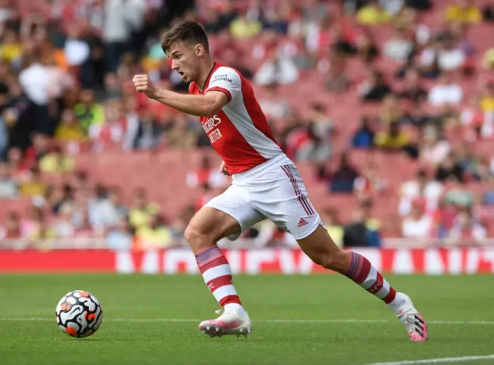 Framed Print : Arsenal's Unyielding Tierney: A Star Performance Against Chelsea at Emirates Stadium