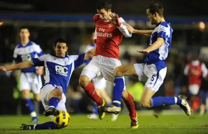 Framed Print : Arsenal's Van Persie Scores Three against Birmingham's Johnson and Dann Framed Print : Arsenal's Van Persie Scores Three against Birmingham's Johnson and Dann