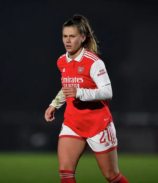 Framed Print : Arsenal's Victoria Pelova Goes Head-to-Head with Liverpool in FA Women's Super League Clash (2022-23)