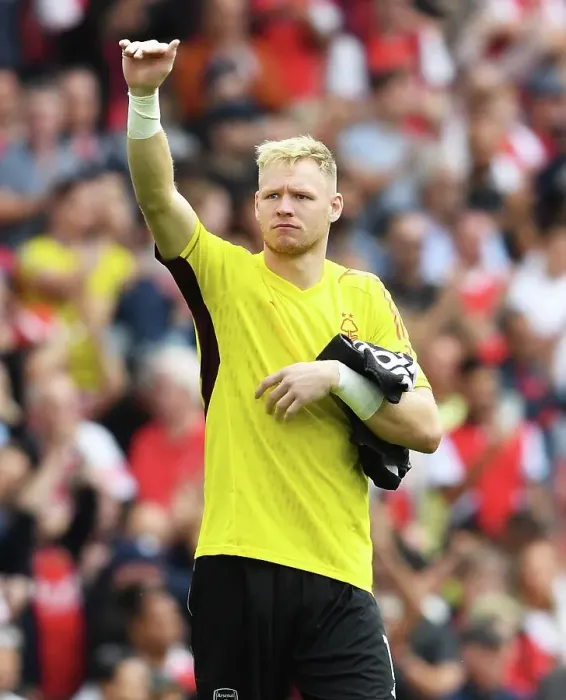Framed Print : Arsenal's Victory: Aaron Ramsdale Celebrates with Fans vs. Nottingham Forest (2023-24)