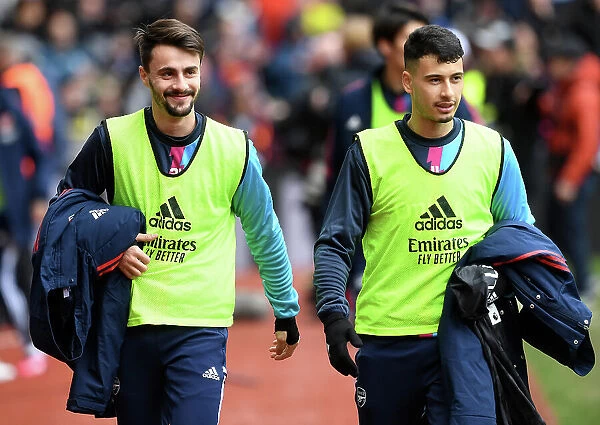 Arsenal's Vieira and Martinelli Prepared for Aston Villa Battle in 2022-23 Premier League Showdown