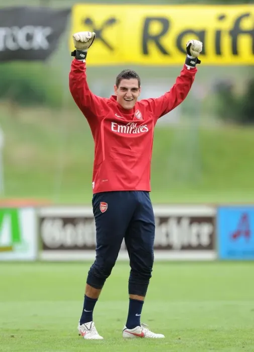 Framed Print : Arsenal's Vito Mannone at 2010 Pre-Season Training, Austria