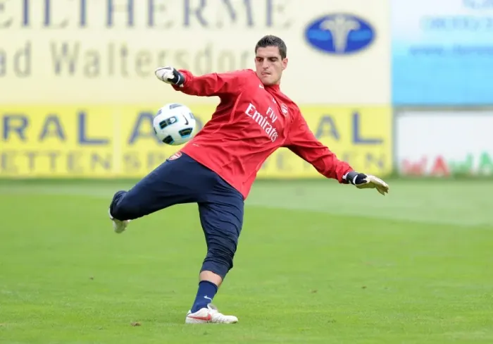 Framed Print : Arsenal's Vito Mannone at 2010 Pre-Season Training Camp, Austria Framed Print : Arsenal's Vito Mannone at 2010 Pre-Season Training Camp, Austria