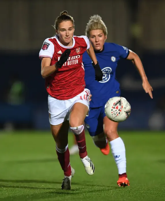 Framed Print : Arsenal's Vivianne Miedema in Action against Chelsea Women in Continental Cup Match