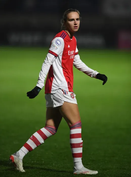 Framed Print : Arsenal's Vivianne Miedema in Action against HB Koge in UEFA Women's Champions League
