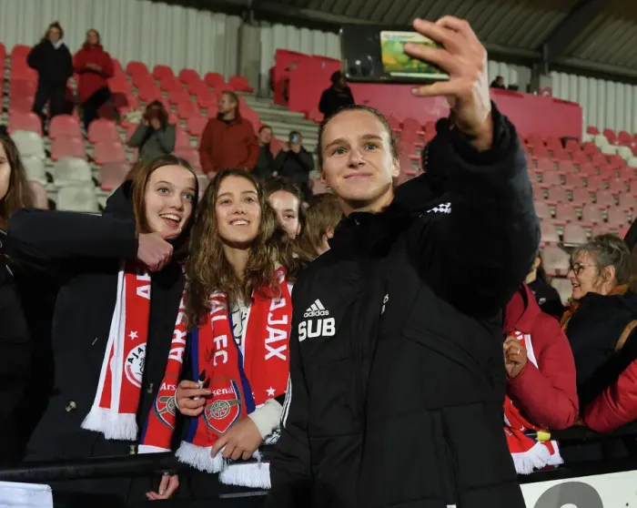 Framed Print : Arsenal's Vivianne Miedema Celebrates with Fans after Ajax Victory in UEFA Women's Champions League