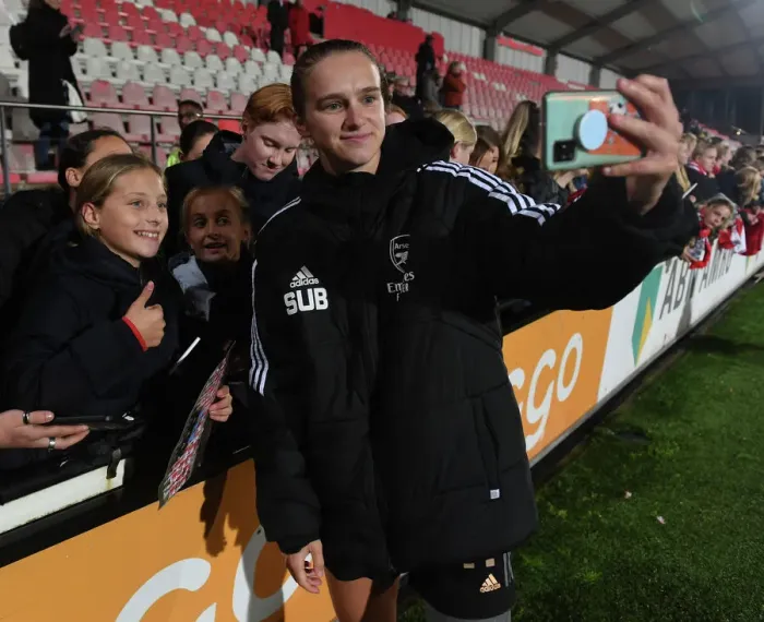 Framed Print : Arsenal's Vivianne Miedema Celebrates UEFA Women's Champions League Victory with Fans Framed Print : Arsenal's Vivianne Miedema Celebrates UEFA Women's Champions League Victory with Fans