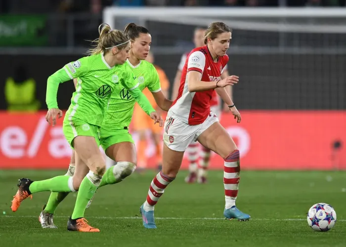 Framed Print : Arsenal's Vivianne Miedema Faces Off Against Wolfsburg Defenders in UEFA Women's Champions League Quarterfinals Framed Print : Arsenal's Vivianne Miedema Faces Off Against Wolfsburg Defenders in UEFA Women's Champions League Quarterfinals