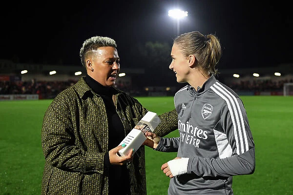 Arsenal's Vivianne Miedema Marks 150th Appearance with Emotional Gift from Lianne Sanderson