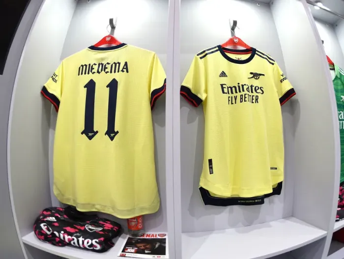 Framed Print : Arsenal's Vivianne Miedema: Pre-Match Focus before FA Cup 5th Round vs Crystal Palace Women Framed Print : Arsenal's Vivianne Miedema: Pre-Match Focus before FA Cup 5th Round vs Crystal Palace Women