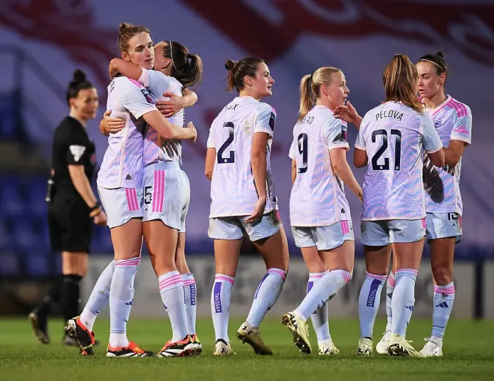 Framed Print : Arsenal's Vivianne Miedema Scores First Goal in Liverpool Rivalry Match, 2023-24 Barclays Women's Super League
