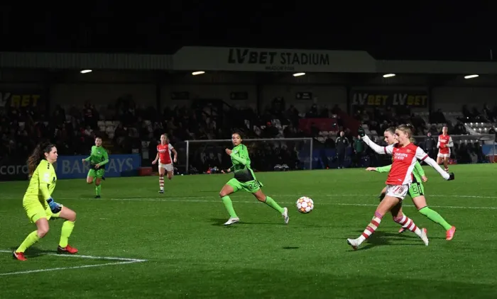 Framed Print : Arsenal's Vivianne Miedema Scores Third Goal Against HB Koge in UEFA Women's Champions League