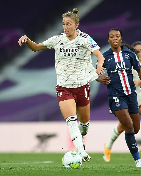 Arsenal's Vivianne Miedema Shines: Arsenal Women Defeat Paris Saint-Germain in UEFA Champions League Quarters