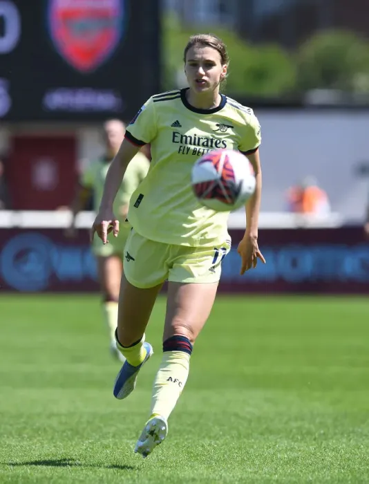 Framed Print : Arsenal's Vivianne Miedema Shines: Dominating West Ham United Women in FA WSL Action