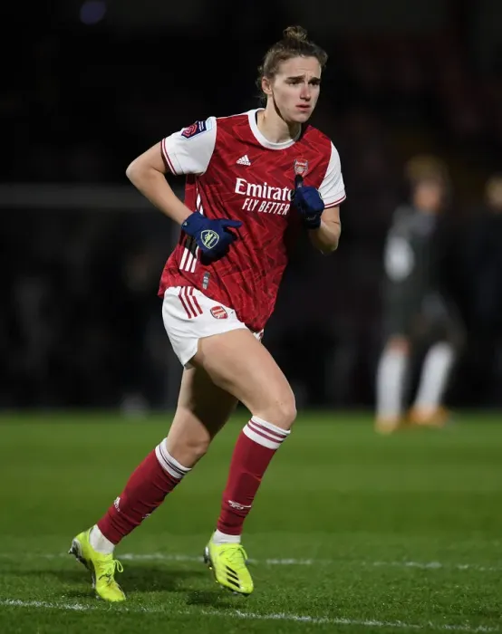 Framed Print : Arsenal's Vivianne Miedema Shines in Empty Meadow Park: Arsenal Women vs Manchester United Women, FA WSL 2021