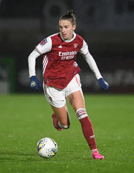 Framed Print : Arsenal's Vivianne Miedema Shines in Empty Meadow Park: Arsenal Women vs West Ham United Women, FA Womens Super League 2021