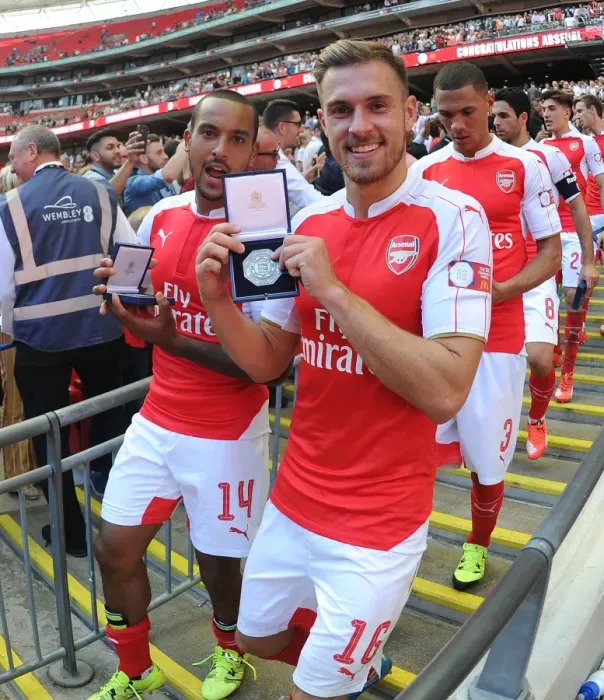 Framed Print : Arsenal's Walcott and Ramsey Celebrate Community Shield Victory over Chelsea