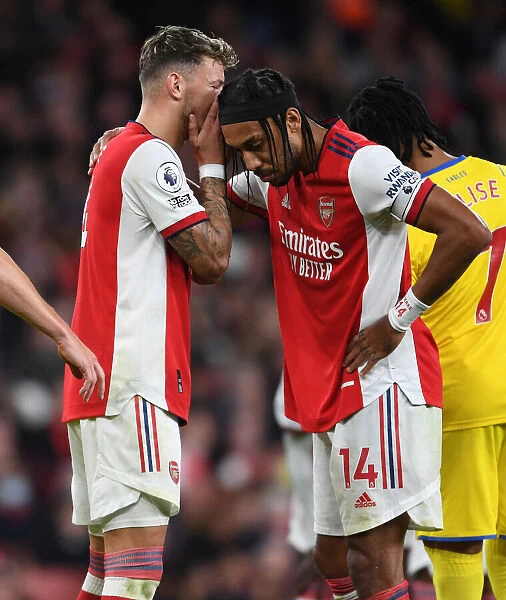 Arsenal's White and Aubameyang in Action: Arsenal vs Crystal Palace, Premier League 2021-22
