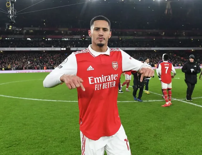 Framed Print : Arsenal's William Saliba Celebrates Thrilling Victory Over Manchester United in the Premier League (2022-23)