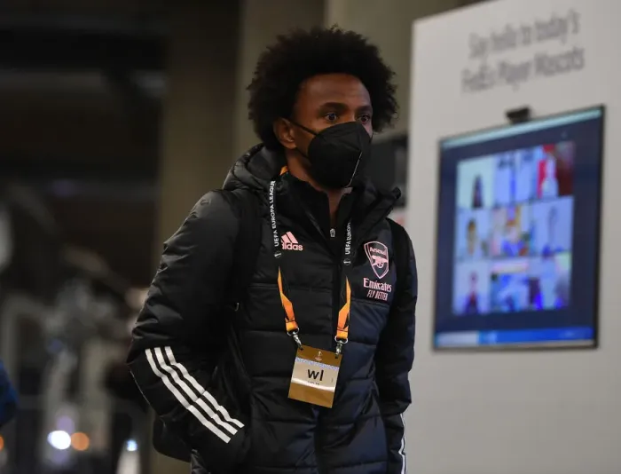 Framed Print : Arsenal's Willian Arrives at Empty Eden Arena for Slavia Praha Showdown - UEFA Europa League Quarterfinals