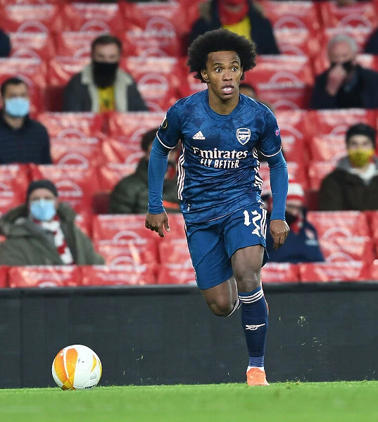 Arsenal's Willian in UEFA Europa League: Playing Behind Closed Doors at Emirates Stadium