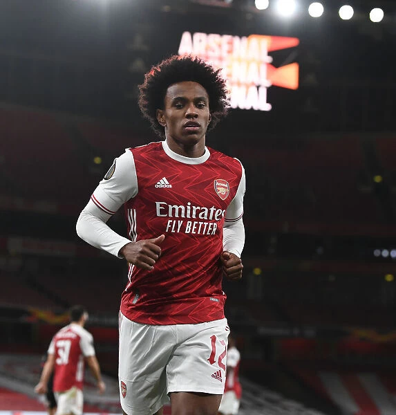 Arsenal's Willian in UEFA Europa League Action Against Dundalk (Behind Closed Doors)