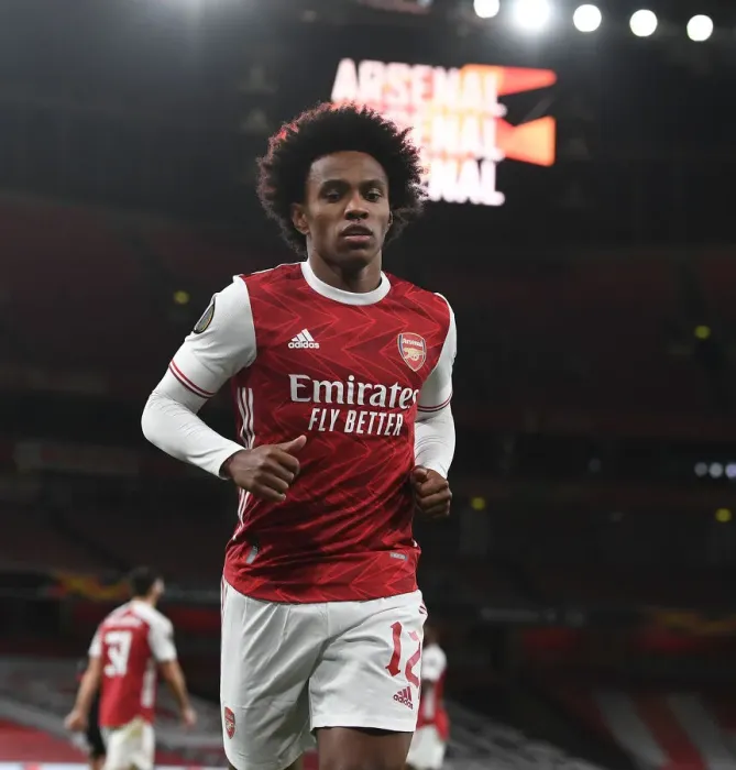 Framed Print : Arsenal's Willian in UEFA Europa League Action Against Dundalk (Behind Closed Doors) Framed Print : Arsenal's Willian in UEFA Europa League Action Against Dundalk (Behind Closed Doors)