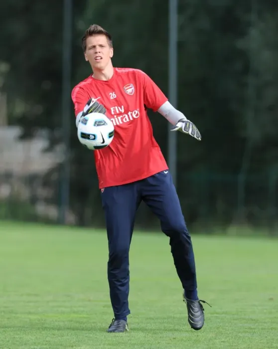 Framed Print : Arsenal's Wojciech Szczesny at 2010 Pre-Season Training, Austria Framed Print : Arsenal's Wojciech Szczesny at 2010 Pre-Season Training, Austria