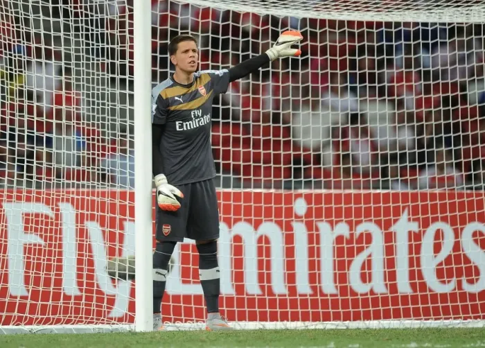 Framed Print : Arsenal's Wojciech Szczesny in Action against Singapore XI at Singapore National Stadium (July 15, 2015) Framed Print : Arsenal's Wojciech Szczesny in Action against Singapore XI at Singapore National Stadium (July 15, 2015)