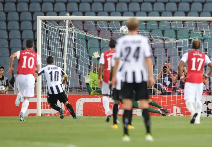 Framed Print : Arsenal's Wojciech Szczesny Saves Udinese's Di Natale Penalty in UEFA Champions League Play-Off Framed Print : Arsenal's Wojciech Szczesny Saves Udinese's Di Natale Penalty in UEFA Champions League Play-Off
