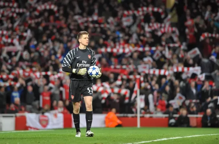 Framed Print : Arsenal's Wojciech Szczesny Shocks Barcelona: A Historic 2-1 UEFA Champions League Victory