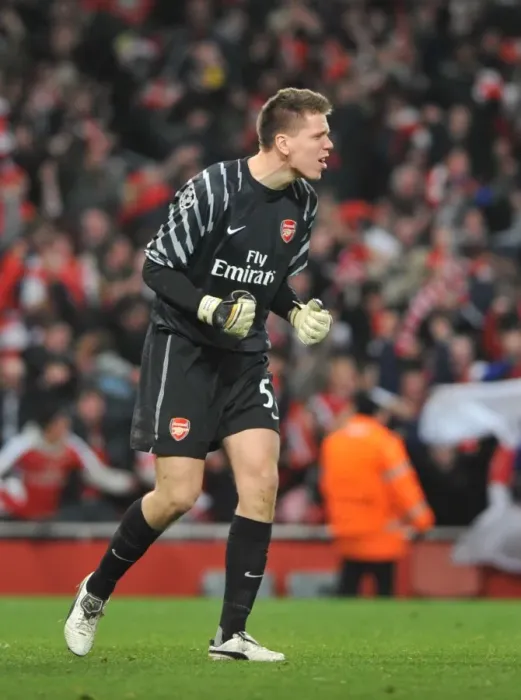 Framed Print : Arsenal's Wojciech Szczesny Stars in 2:1 UEFA Champions League Victory over Barcelona
