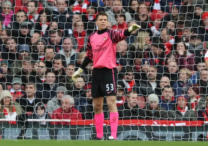 Framed Print : Arsenal's Wojcjech Szczesny in FA Cup Clash Against Leeds United at Emirates Stadium