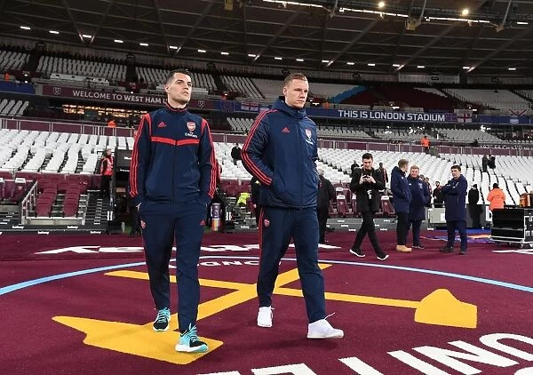 Arsenal's Xhaka and Leno Pre-Match Huddle at West Ham United (Premier League 2019-20)