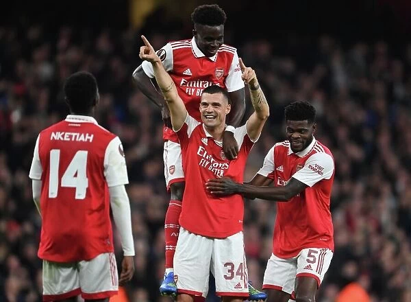 Arsenal's Xhaka Scores and Celebrates with Team against PSV Eindhoven in Europa League (2022-23)