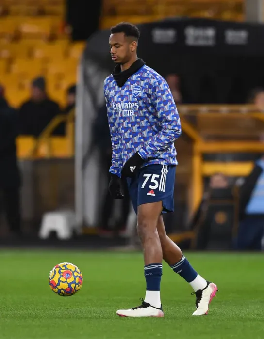 Framed Print : Arsenal's Zach Awe Prepares for Wolverhampton Wanderers Clash in Premier League